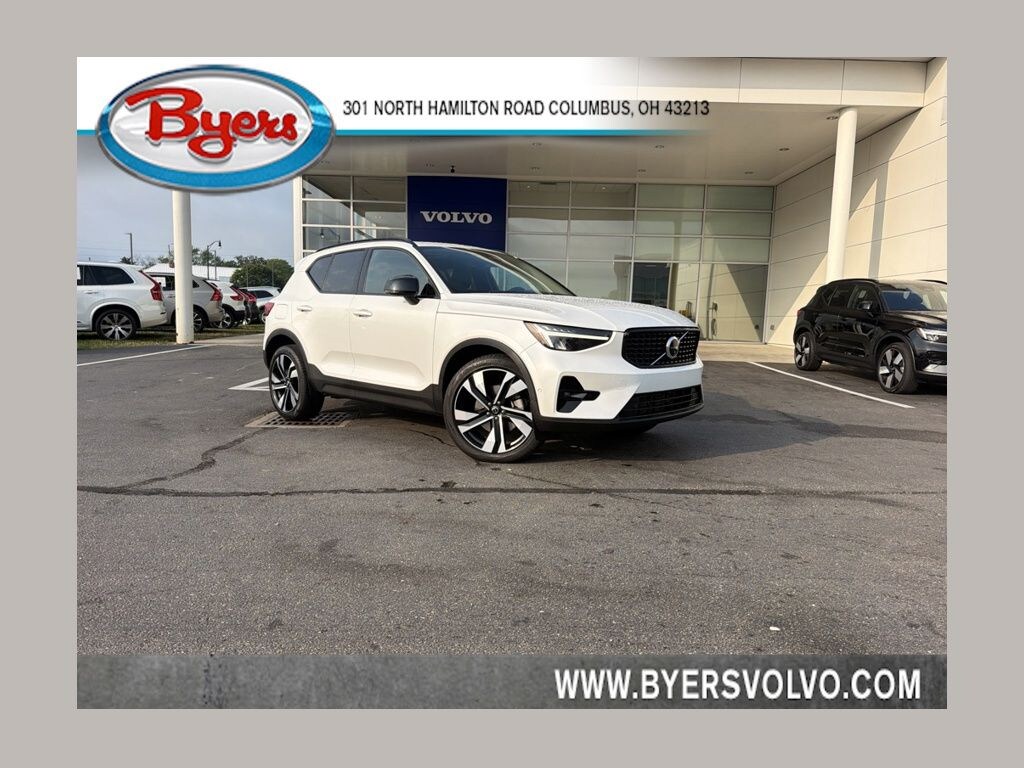 Used 2024 Volvo XC40 B5 Plus Dark Theme SUV