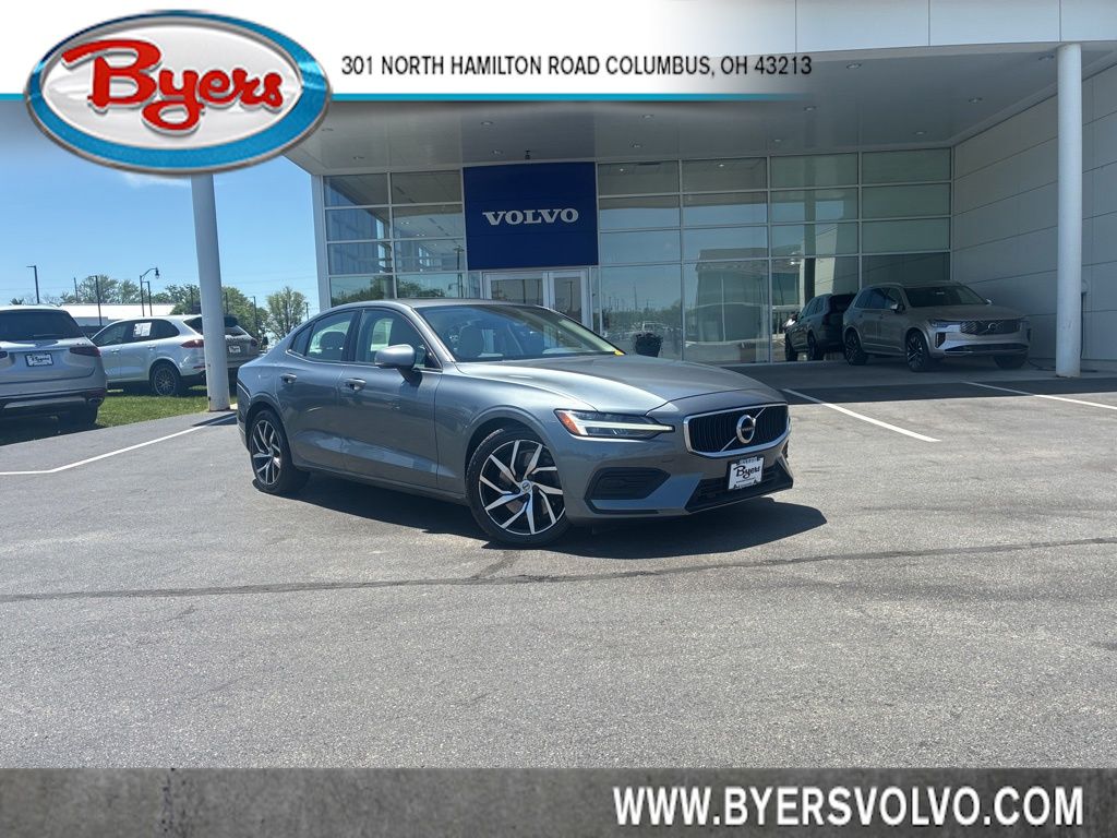 2019 Volvo S60 T6 Momentum AWD's photo