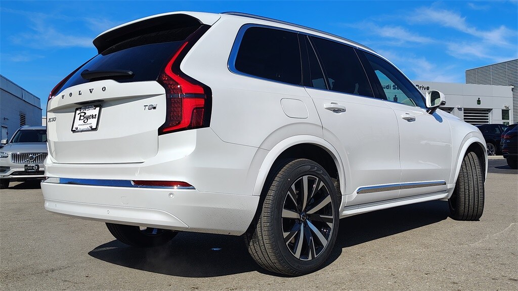2025 Volvo XC90 Core T8 photo 2