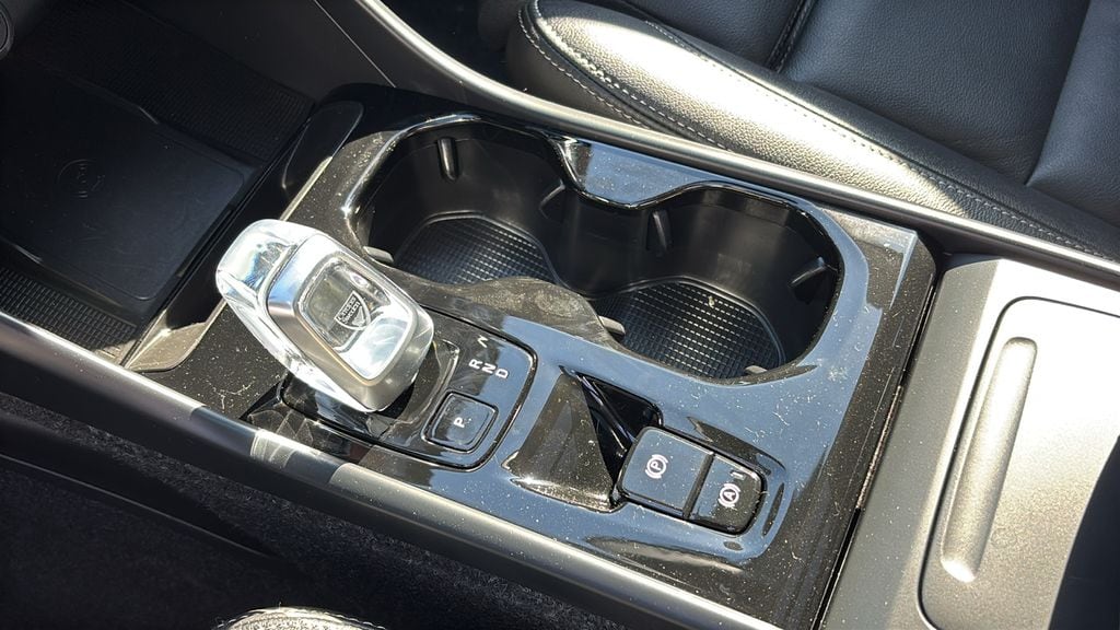 2026 Volvo XC40 Plus - Photo 22
