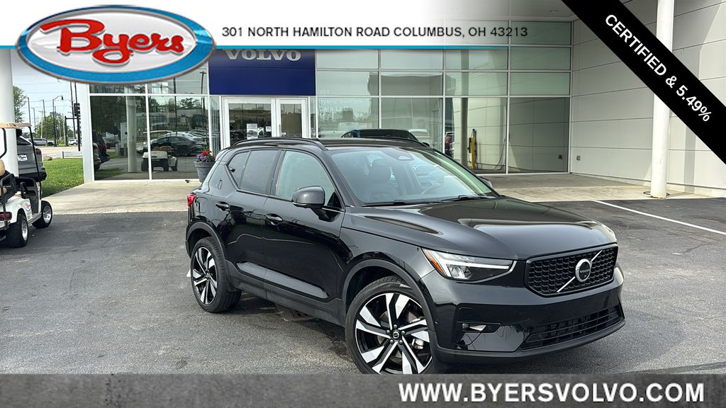 2023 Volvo XC40 B5 Plus Dark AWD's photo