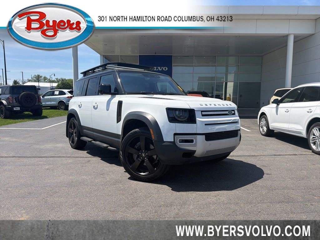 2022 Land Rover Defender SE's photo