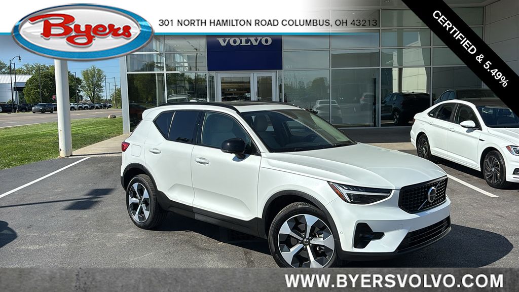 2026 Volvo XC40 B5 Plus Dark AWD's photo