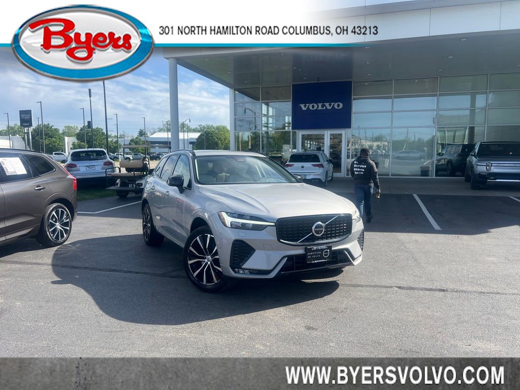 2023 Volvo XC60 B5 Plus Dark Theme AWD's photo