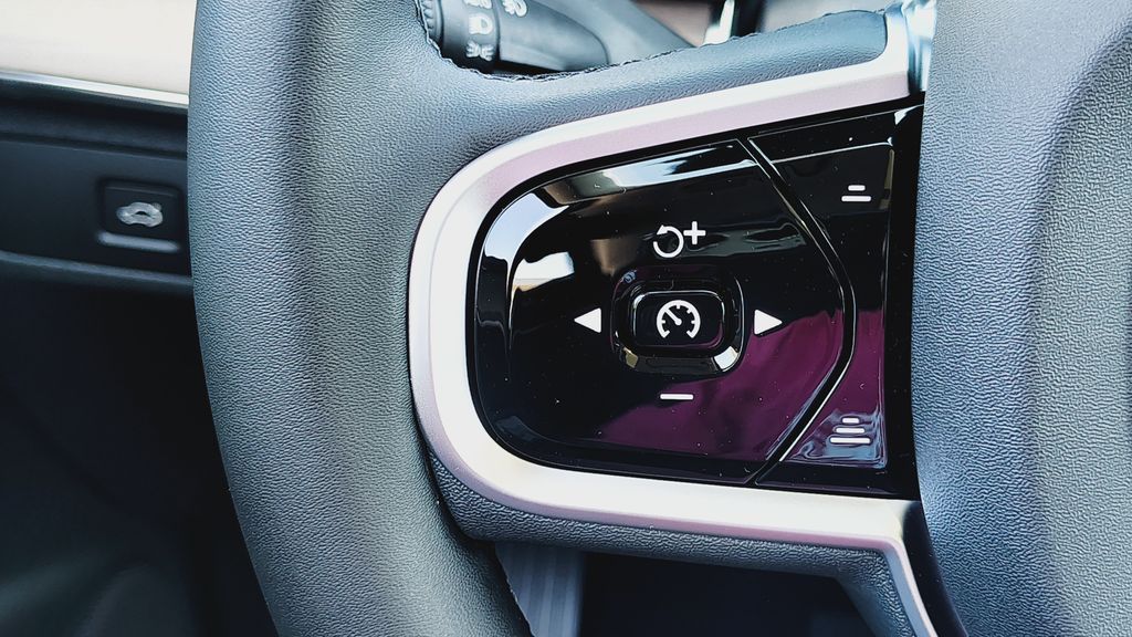2026 Volvo XC90 Plus - Photo 14
