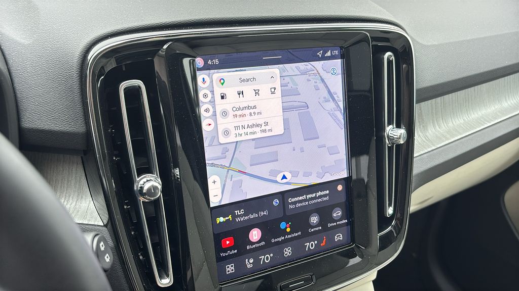 2026 Volvo XC40 Ultra - Photo 18