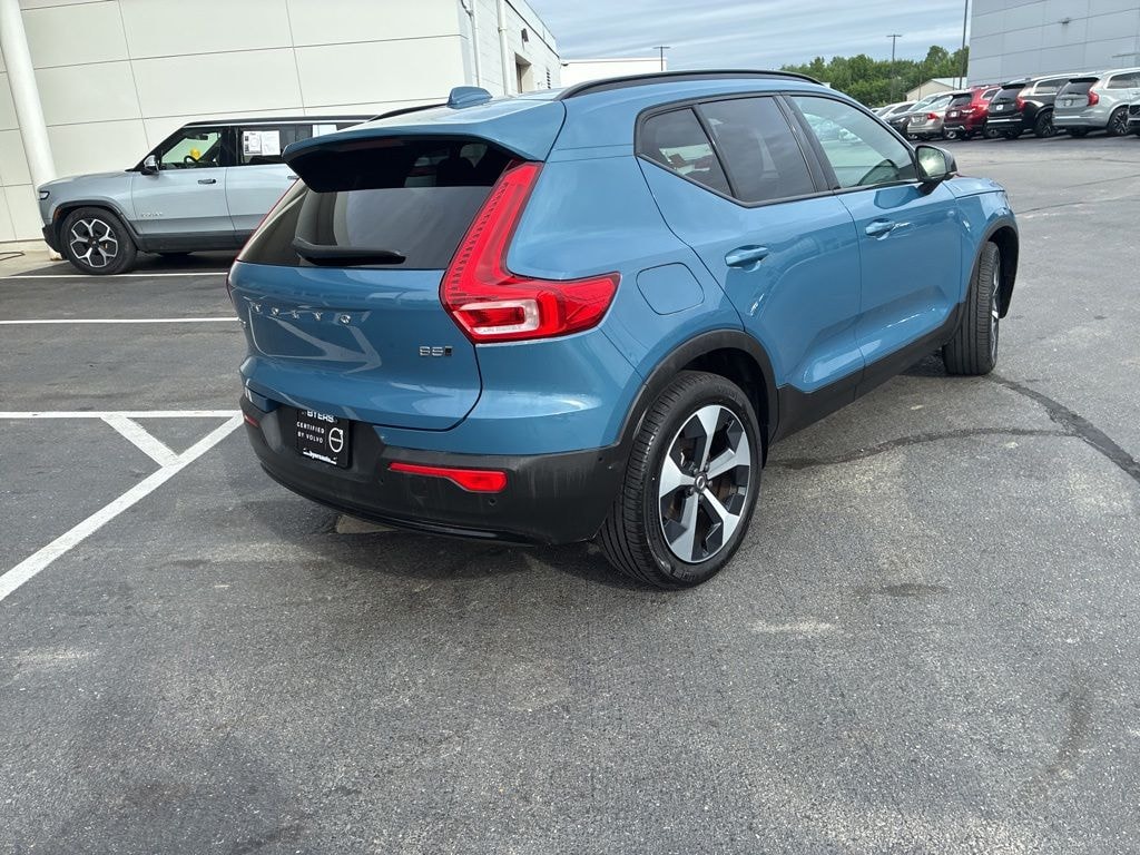 Certified 2025 Volvo XC40 B5 Plus Dark Theme SUV