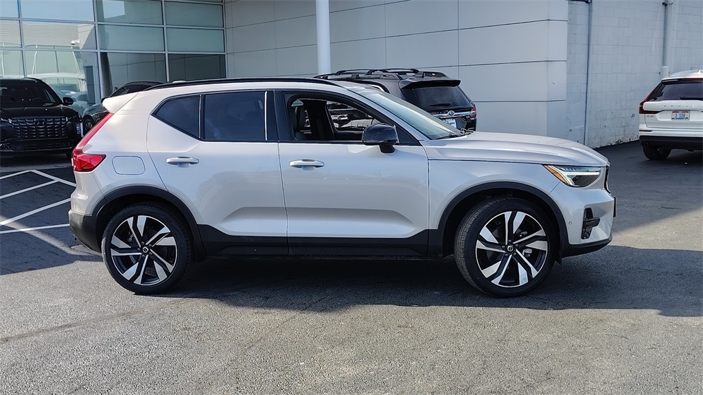 Certified 2025 Volvo XC40 B5 Plus Dark Theme SUV