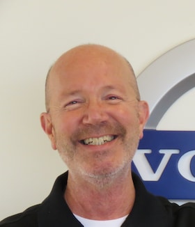 Staff member Bob Schneider from ID_5ed2b1718291