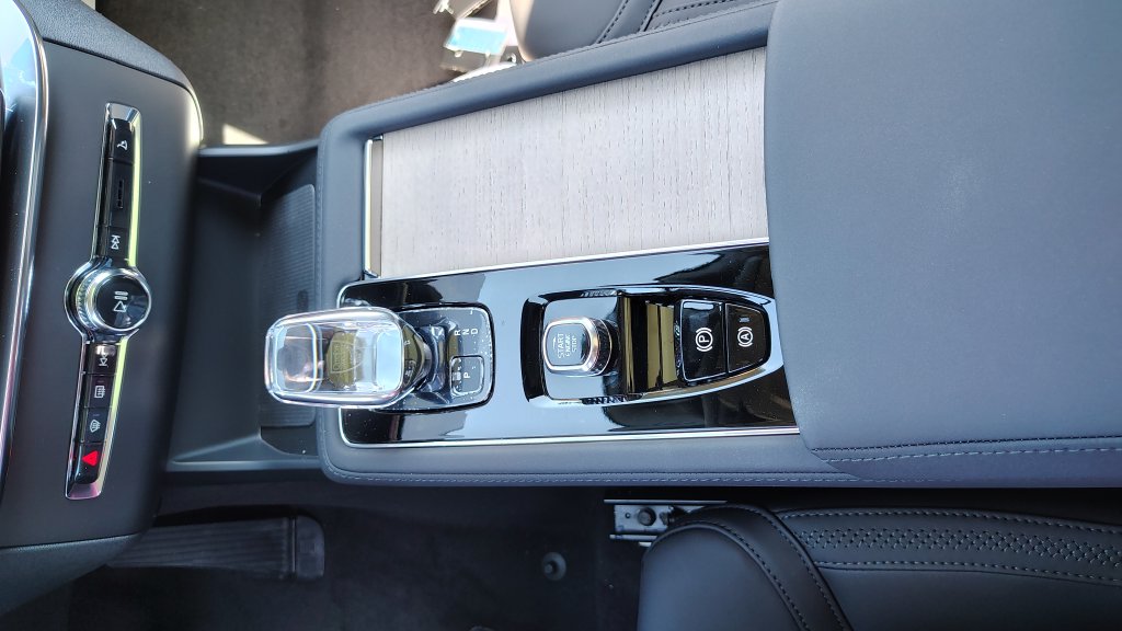 2026 Volvo XC90 Plus - Photo 21