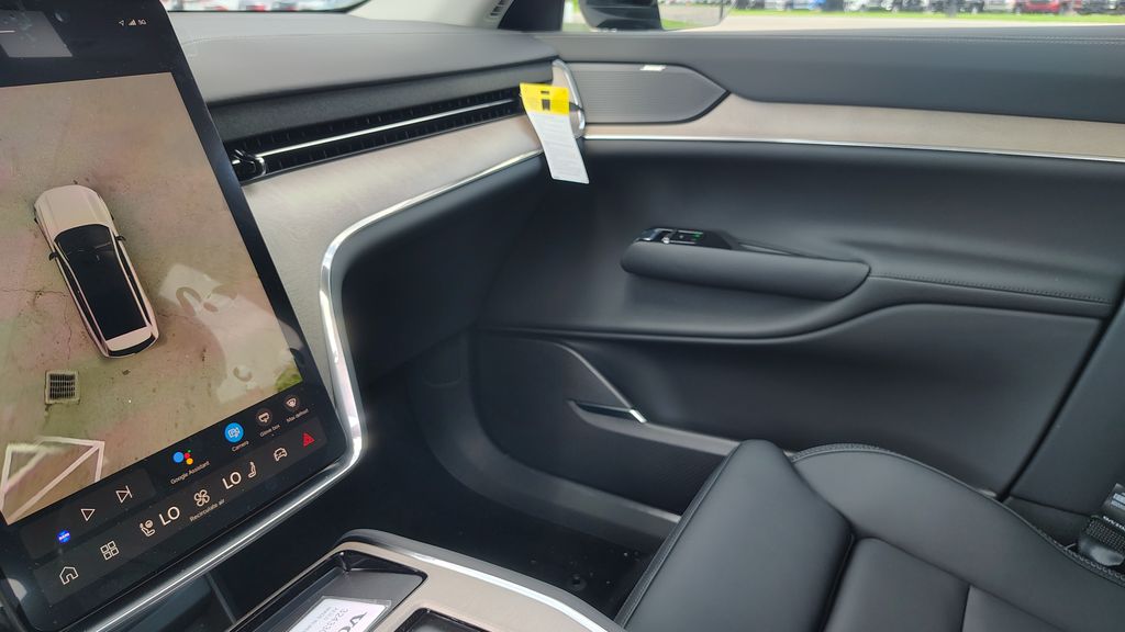 2025 Volvo EX90 Ultra - Photo 26