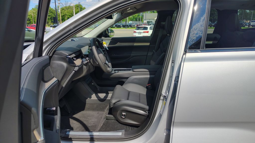 2025 Volvo EX90 Ultra - Photo 7