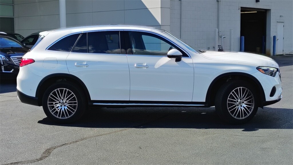 2023 Mercedes Benz GLC 300 4MATIC photo 2