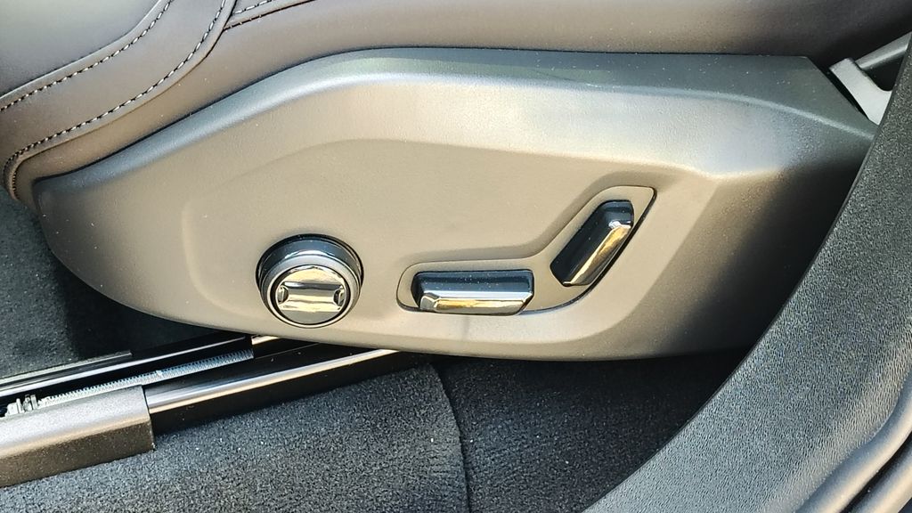 2026 Volvo XC90 Plus - Photo 14