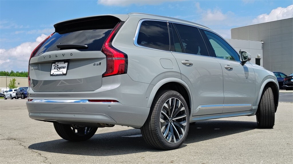 2026 Volvo XC90 Plus photo 3