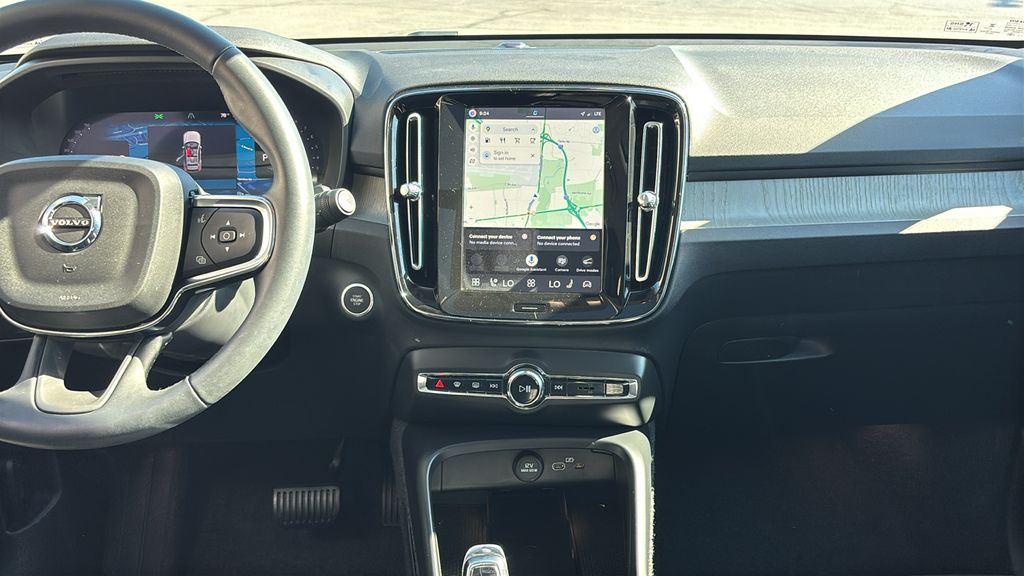 2026 Volvo XC40 Plus - Photo 6