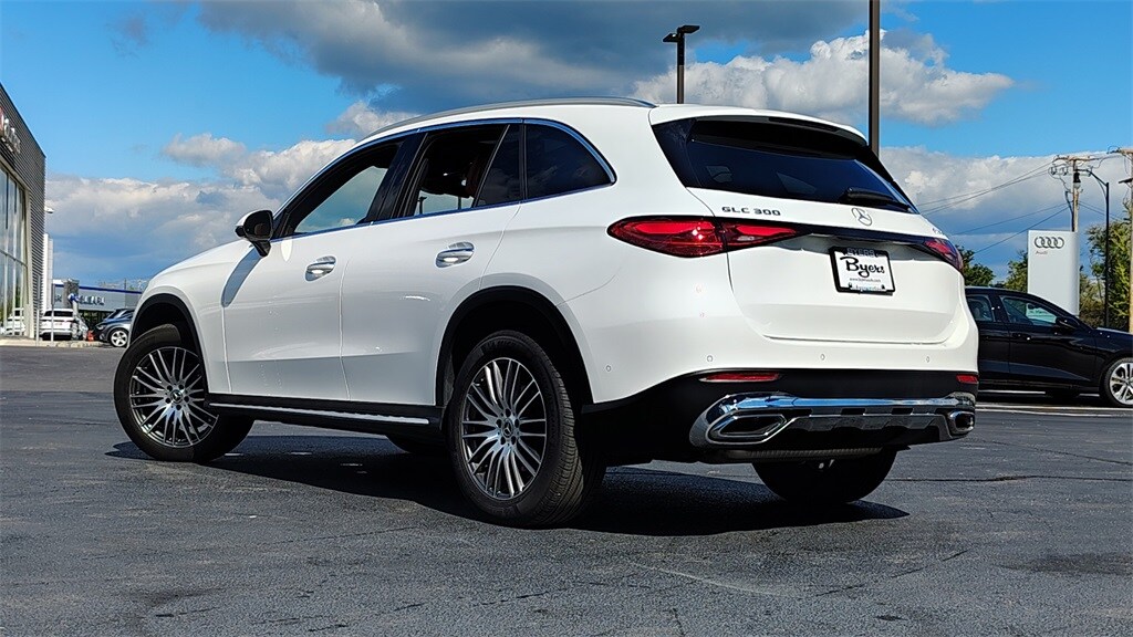 2023 Mercedes Benz GLC 300 4MATIC photo 4
