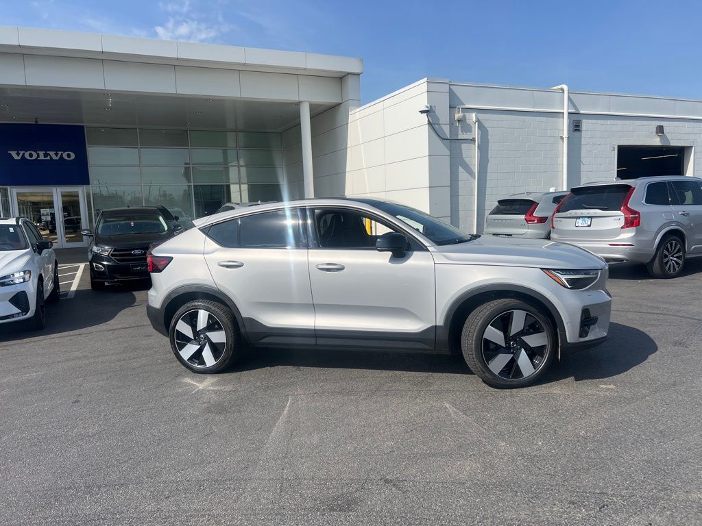 Used 2023 Volvo C40 Ultimate with VIN YV4ED3GMXP2056513 for sale in Columbus, OH