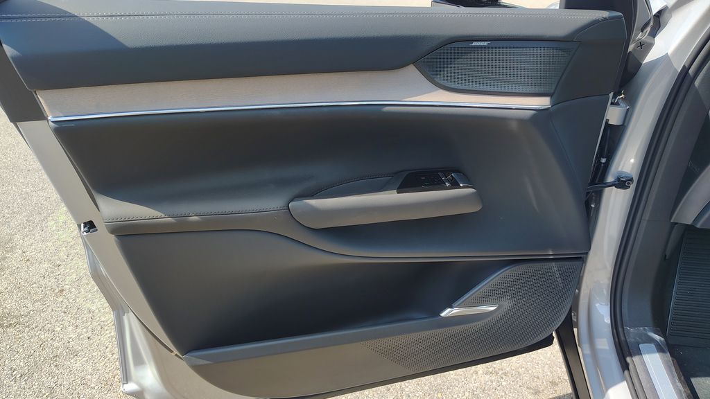 2025 Volvo EX90 Ultra - Photo 9