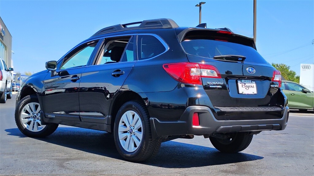2018 Subaru Outback Premium photo 3