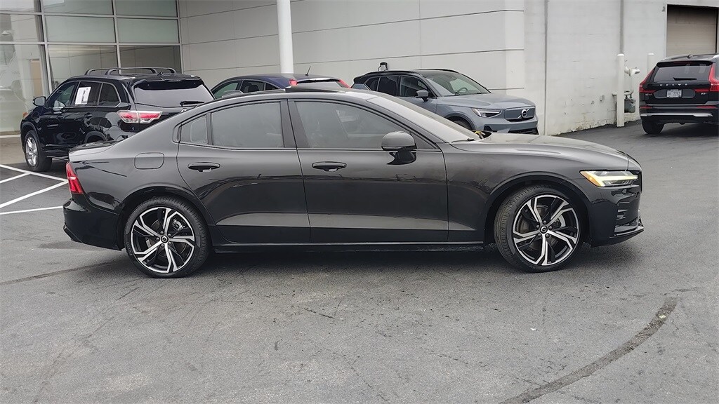 2025 Volvo S60 B5 Core photo 2