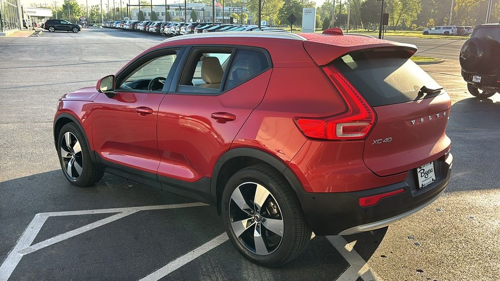 Used 2019 Volvo XC40 Momentum SUV