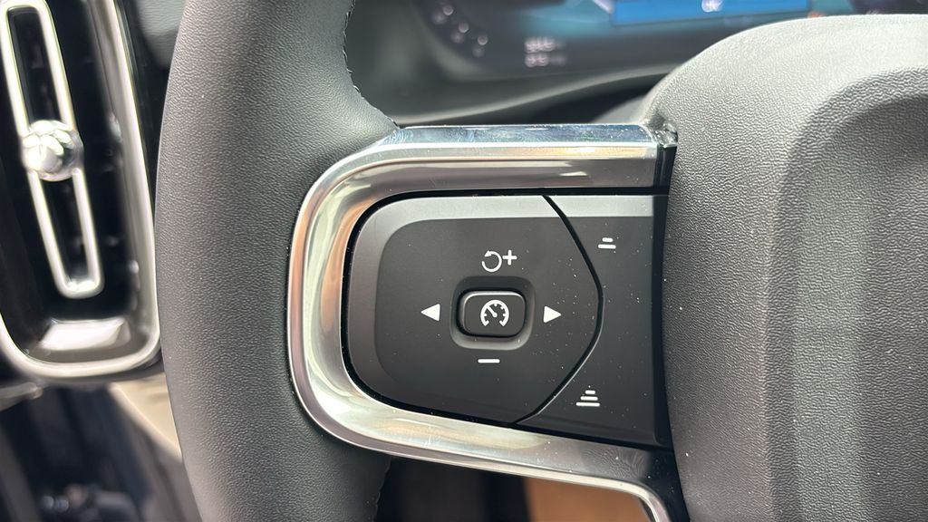 2026 Volvo XC40 Ultra - Photo 16