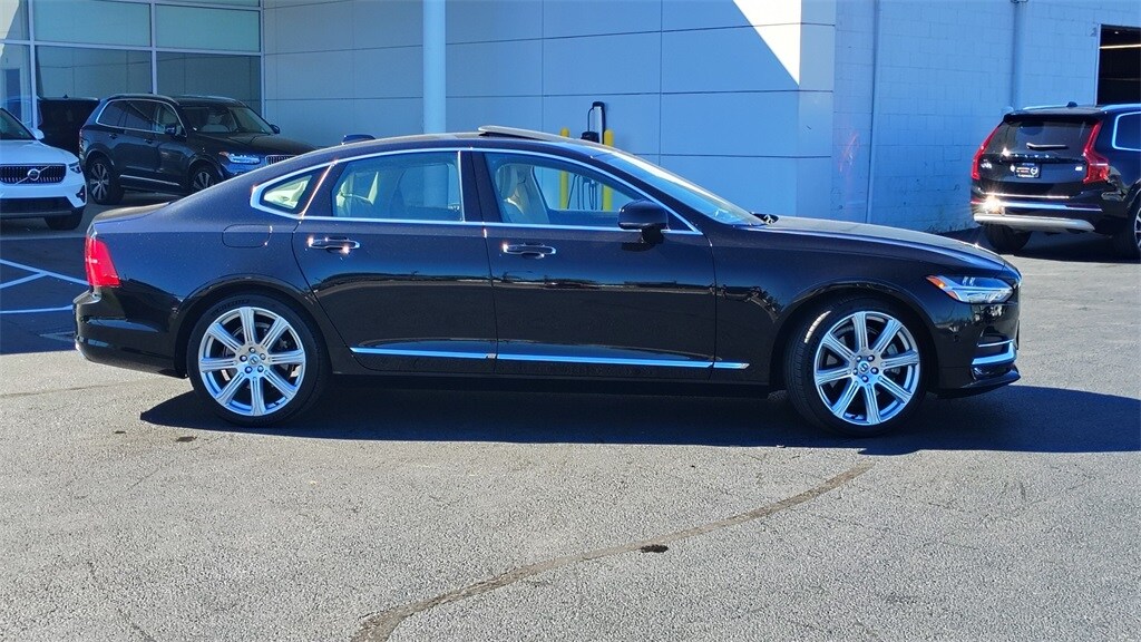 2017 Volvo S90 T6 Inscription photo 2