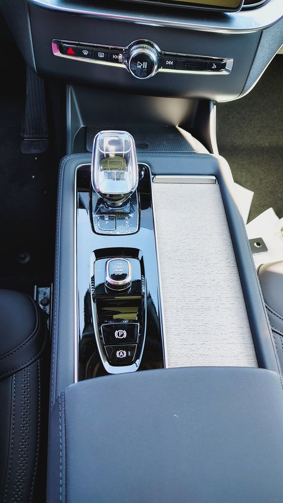 2026 Volvo XC90 Plus - Photo 21