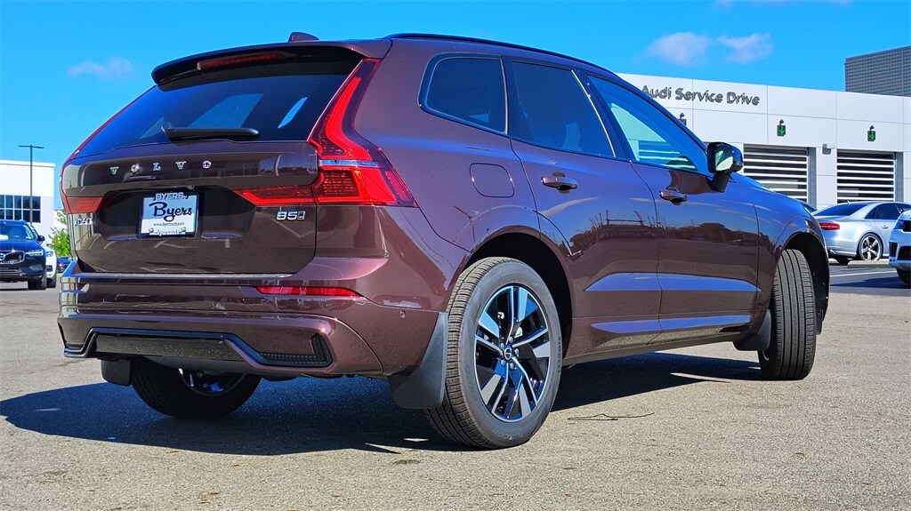 2026 Volvo XC60 B5 Plus photo 2
