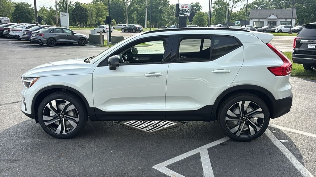 New 2026 Volvo XC40 B5 Plus SUV