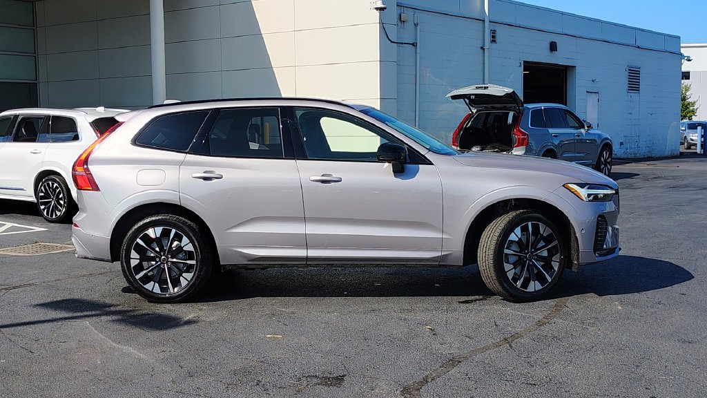 New 2026 Volvo XC60 B5 Plus SUV