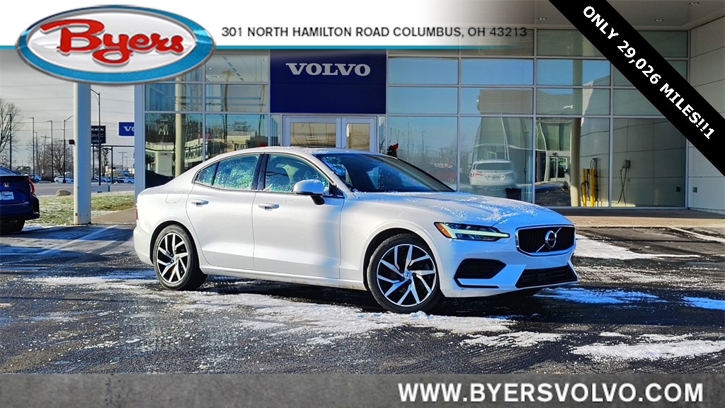 2020 Volvo S60 Momentum's photo