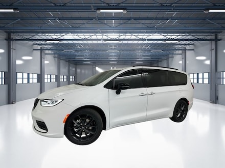 2024 Chrysler Pacifica LIMITED Passenger Van