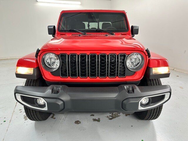 2024 Jeep Gladiator Sport S photo 3