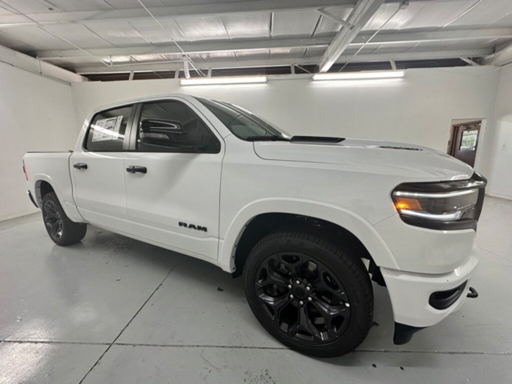 New 2023 Ram 1500 LIMITED CREW CAB 4X4 5'7 BOX For Sale Duncan OK