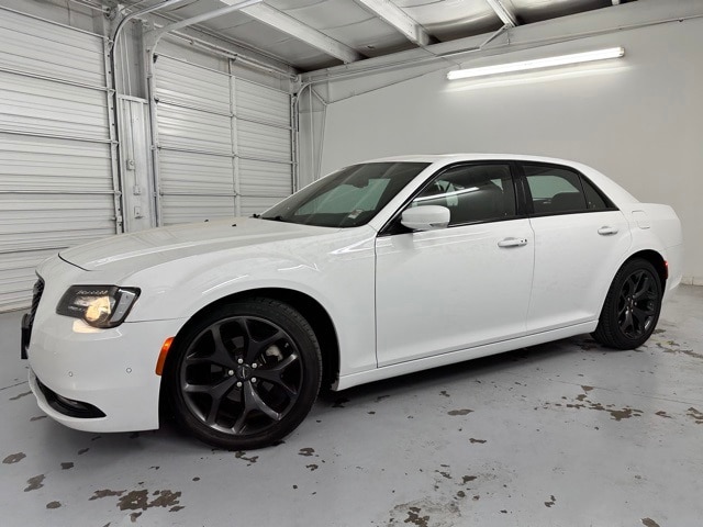 Used 2022 Chrysler 300 S with VIN 2C3CCABG9NH146814 for sale in Duncan, OK