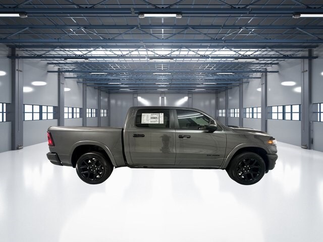 2025 Ram 1500 Laramie photo 4