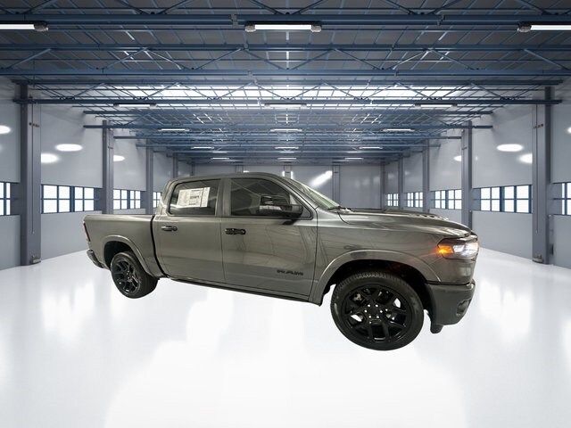 2025 Ram 1500 Laramie photo 3