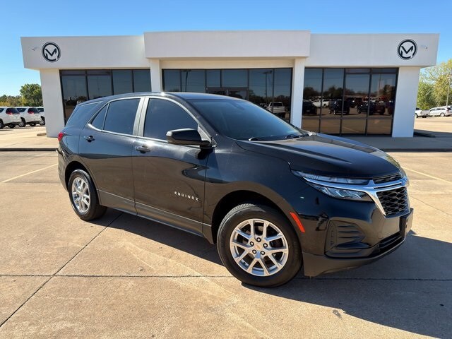 2022 Chevrolet Equinox LS photo 3