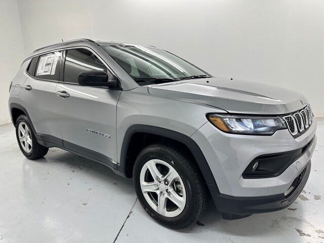 2024 Jeep Compass Latitude photo 4