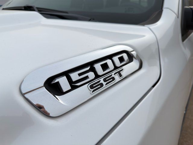 2025 RAM 1500 Laramie - Photo 7