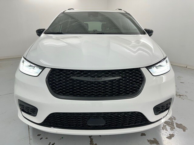 2024 Chrysler Pacifica Limited photo 3