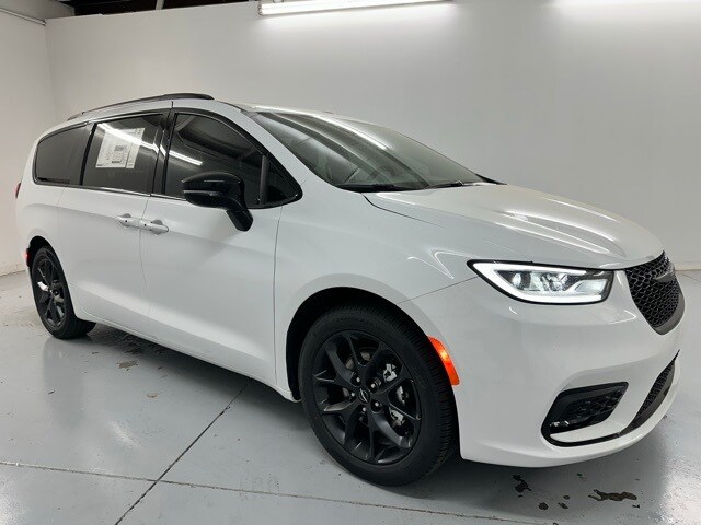 2024 Chrysler Pacifica Limited photo 4