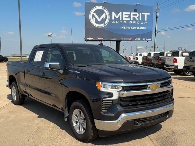 2023 Chevrolet Silverado 1500 photo 2