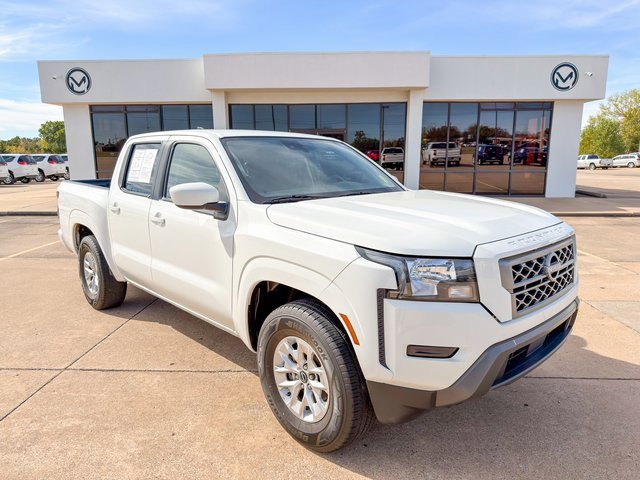 2024 Nissan Frontier SV photo 3