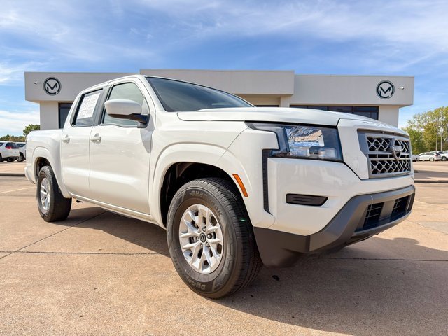 2024 Nissan Frontier SV photo 2