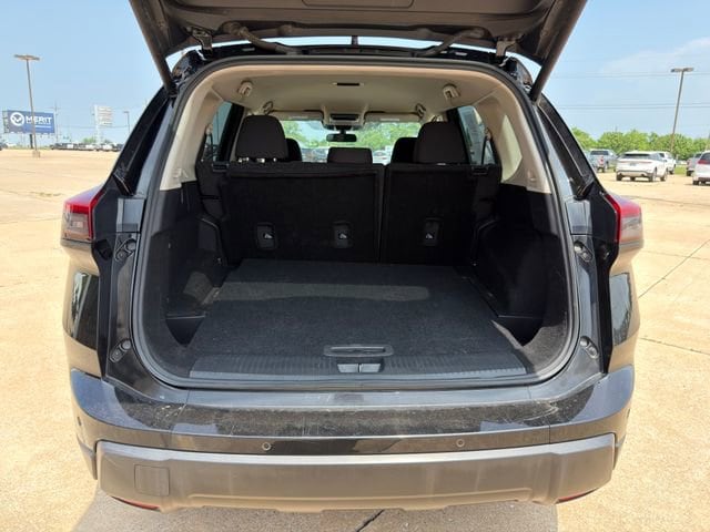 2025 Nissan Rogue SV - Photo 14