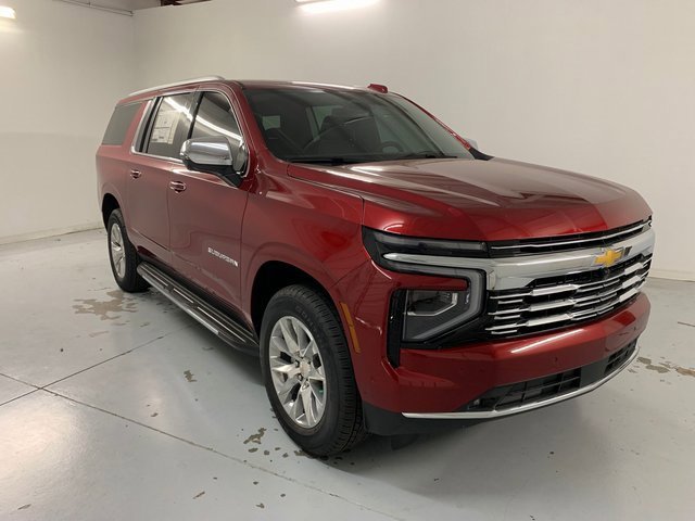 2025 Chevrolet Suburban Premier photo 3