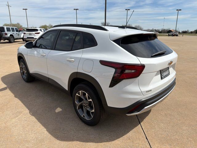 2026 Chevrolet Trax LT - Photo 11
